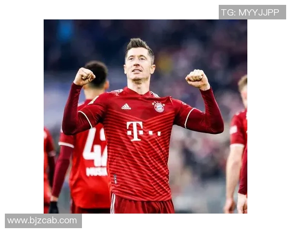 莱万回归旧主战拜仁球迷怒斥其忘恩负义情感复杂